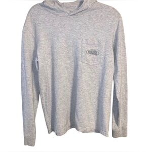 Vineyard Vines Hooded Tee - Men’s XS that Im listing as a Women’s Small 💗